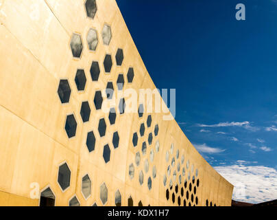 Lons le Saunier. Centro culturale dei Cordeliers degli architetti D. Lyon e P. Du Besset. Giura.Borgogna-Franca Contea. Francia Foto Stock