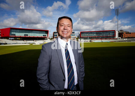 Il Lancashire County Cricket Club Emirates Old Trafford a quattro stelle hotel Hilton Garden Inn Hotel Foto di Warren Hegg Warren Hegg, un cricketer inglese, a L Foto Stock