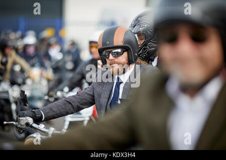 Manchester distinto signore's Ride da Youles motocicli Bury Road Showroom di Castlefield Foto Stock