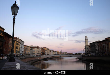 Per le strade di Pisa in Toscana, regione dell'Italia. Foto Stock
