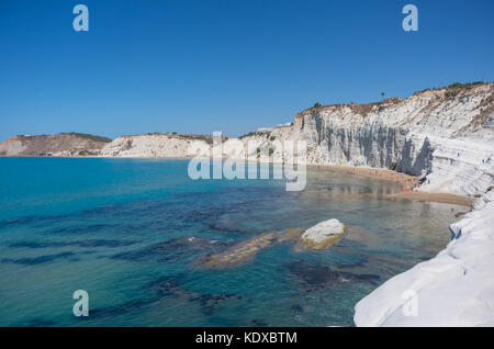 Vista panoramica della famosa Scala dei Turchi scogliera vicino a Agrigento, Sicilia Foto Stock