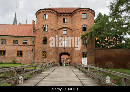 Cancello principale alla Cattedrale fortezza, Frombork, Polonia Foto Stock