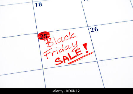Promemoria venerdì nero in vendita in calendario. close-up. Foto Stock