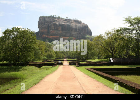 Sigiriya Lion Rock Festung in Sri Lanka mit Wandmalereien - Patrimonio Mondiale dell'UNESCO Foto Stock