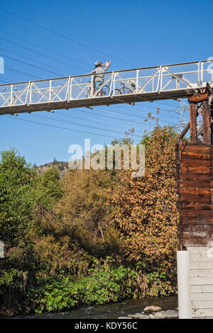 Sunnynook Bridge, fiume Los Angeles, Glendale Narrows, Los Angeles, California, STATI UNITI Foto Stock