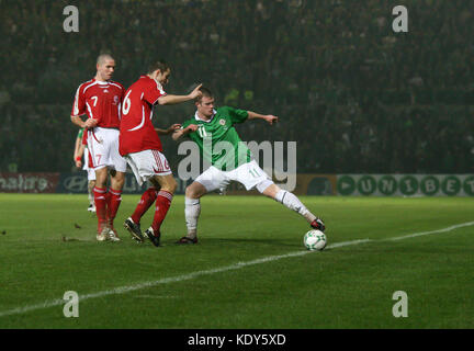 Irlanda del Nord 2 Danimarca 1 a Windsor Park Belfast. 17 novembre 2007 Qualificatore Group F Euro 2008. Chris Brunt Irlanda del Nord (11) in azione contro la Danimarca. Foto Stock