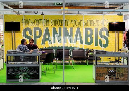 Uno stand presso il Madrid Spannabis pubblicità leale il prossimo Spannabis, un evento che si terrà a Barcellona nel marzo 2018 Foto Stock