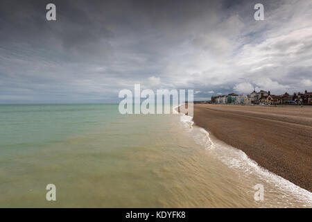 Luce morbida e bellissimi colori - La vista dal grado 1 elencati trattare Pier, Kent, Regno Unito. Foto Stock