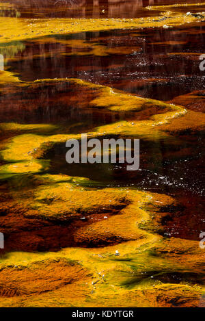 Tintillo fiume di ossidati di minerali di ferro, la Rio Tinto miniere, Minas De Riotinto, Huelva, Andalusia, Spagna Foto Stock