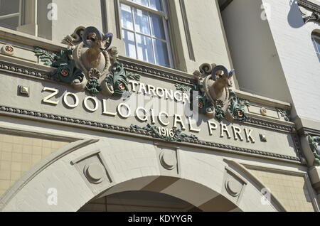 L'ingresso al Taronga Zoological Park (zoo di Sydney) a Sydney in Australia Foto Stock