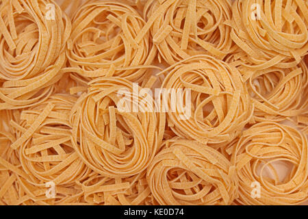 Appena fatto a mano italiano tagliatelle nidi Foto Stock