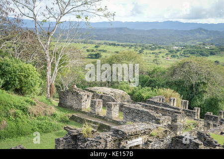 Alcune delle piramidi di tonina sito archeologico con paesaggi di ocosingo in Chiapas, Messico Foto Stock