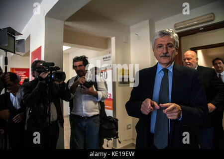 Massimo D'Alema durante la conferenza stampa a sostegno di Claudio Fava la candidatura per la presidenza della regione siciliana. Foto Stock