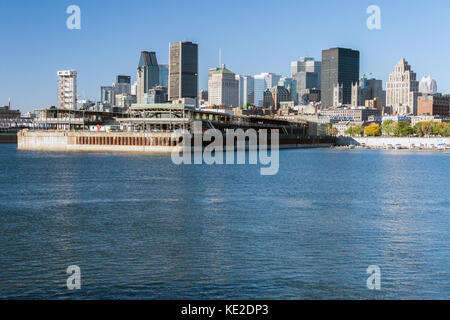 Montreal, Canada - 12 ottobre 2017: montreal skyline da Parc de la Cité du harvre Foto Stock