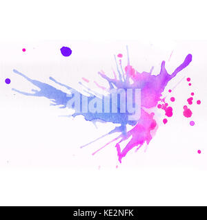 Colorati schizzi ad acquerello su sfondo bianco rosa, blu e viola i colori Foto Stock