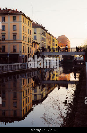 Riflessione sul Naviglio Pavense a Milano, Lombary, Italia Foto Stock
