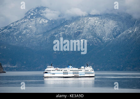 Traghetti BC regina del Surrey in Howe Sound, British Columbia, Canada. Foto Stock