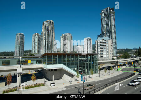 Condominio torri e Lincoln stazione dello Skytrain. Coquitlam, BC, Canada Foto Stock