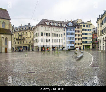 Dalla piazza della città di Zurigo, la città più grande della Svizzera Foto Stock