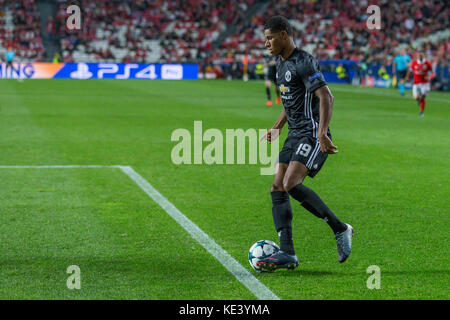 Lisbona, Portogallo. 18th Ott 2017. Ottobre 18, 2017. Lisbona, Portogallo. Manchester UnitedÕs avanti dall'Inghilterra Marcus Rashford (19) durante la partita del 3rd° turno della UEFA Champions League Group A, SL Benfica contro Manchester United FC Credit: Alexandre de Sousa/Alamy Live News Foto Stock