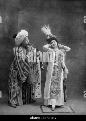 Lucien Fugére come il diavolo e Jean-Louise Tiphaine come Fiamina in atto II di Jules Massenet 's opera Grisélidis debutta all'opéra-comique di Parigi, Francia. Il 20 novembre 1901. JM: Il compositore francese, 12 maggio 1842 - 13 agosto 1912 LF: Franch baritono, 22 Luglio 1848 - 15 gennaio 1935 JLT: soprano francese, 20 ago 1873 - Sep 1958 Foto Stock