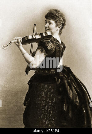 Lady Hallé suonare il violino (Wilma Neruda o Norman - Neruda violonista moravo, 1839-1911. La seconda moglie di Charles Hallé. Da una fotografia da Elliot & RFI. Foto Stock