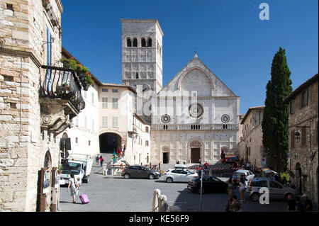 Cattedrale romanica di San Rufino (Assisi Cattedrale di San Rufino di Assisi) ad Assisi, Umbria, Italia. 27 agosto 2017 © Wojciech Strozyk / Alamy Foto Stock