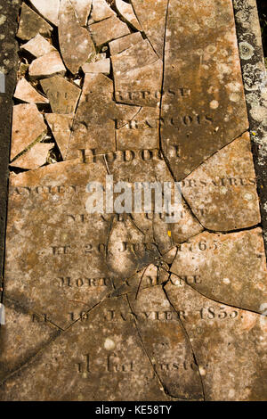 La Seychelles, Mahe, Victoria, Bel Air, storico era coloniale cimitero, 1865 memoriale della corsair, corsaro pirata Francois Houdol Foto Stock