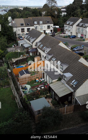 Vista aerea della città a schiera case in Woolston Southampton situato accanto al ponte di Itchen erano i passanti possono esaminare la proprietà. Foto Stock