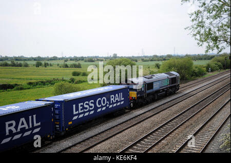 66422 capi a Daventry - wentloog "Tesco Express' west a marshfield. Foto Stock