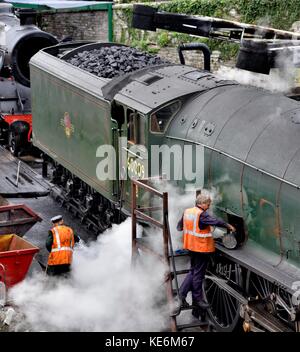 6009 A4 pacific locomotiva a vapore unione del Sud Africa in un capannone presso la stazione ferroviaria di Swanage Inghilterra Dorset Regno Unito Foto Stock