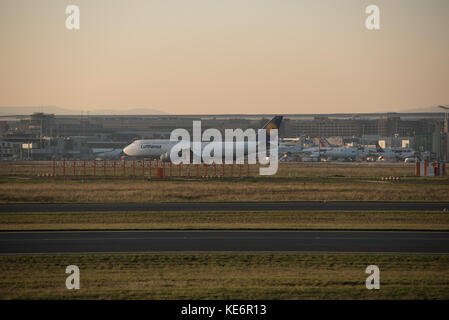 Reisen, Deutschland, Hessen, Francoforte sul meno, Flughafen, ottobre 18. Eine Boeing 747-830 der Lufthansa mit der Kennung D-ABYM. (Foto di Ulrich Roth Foto Stock