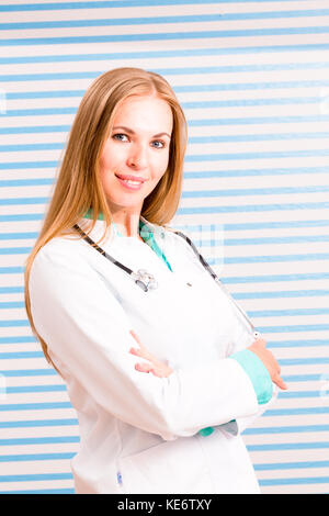 Ritratto di un medico di sesso femminile Foto Stock