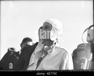 75865 Arrivo di Jean Batten Foto Stock