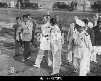 Dino Alfieri ispeziona la triennale d'Oltremare a Napoli Foto Stock