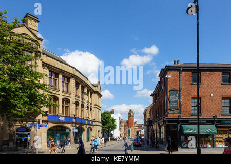 Visualizza in basso Norfolk Street, Sheffield, Regno Unito Foto Stock