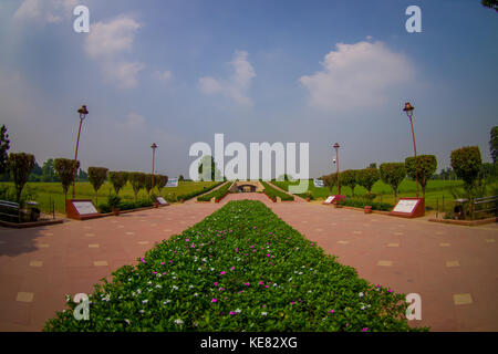 Delhi, India - 25 settembre 2017: splendida vista del parco dove è situato il rajghat, Nuova Delhi come memoriale al Mahatma Gandhis corpo cremazione plac Foto Stock