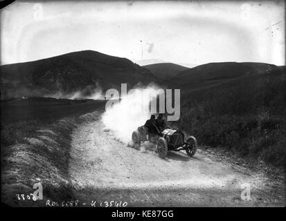 Vincenzo Trucco nella sua Isotta Fraschini al 1908 Targa Florio (3) Foto Stock