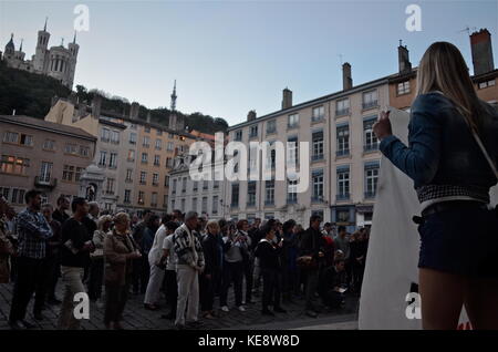 Attivisti di estrema destra e cattolici rende omaggio a Charles Gourdel, una guida francese di montagna uccisa dai djihadisti in Algeria, Lione, Francia Foto Stock