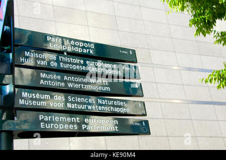 Bruxelles, Belgio. Cartello nel Parlamento europeo district Foto Stock