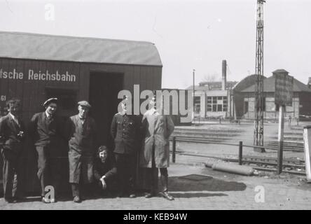 Maggio 1943, frankfurt am main: ....... i veicoli erano parte della 4. trasporti battaglione della Deutsche Reichsbahn, situato in frankfurt am main nel reichsbahndirektion frankfurt am main. ..... Foto Stock