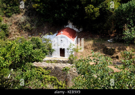 Il Mili Gorge Near Rethymno in Creta settentrionale fornisce una piacevole passeggiata attraverso un paesaggio di villaggi abbandonati e mulini ad acqua e piccole chiese. Foto Stock