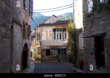 Ristorante rustico esterno, saint-antonin-noble-val, Francia Foto Stock