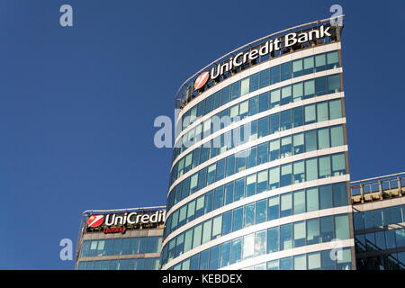 Praga, Repubblica Ceca - 14 ottobre: Unicredit Group banking company logo sul ramo costruzione su ottobre 14, 2017 a Praga, Repubblica ceca. ditalia lar Foto Stock