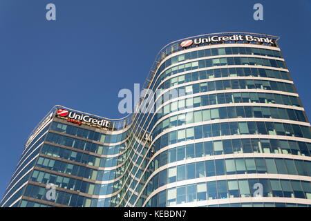 Praga, Repubblica Ceca - 14 ottobre: Unicredit Group banking company logo sul ramo costruzione su ottobre 14, 2017 a Praga, Repubblica ceca. ditalia lar Foto Stock