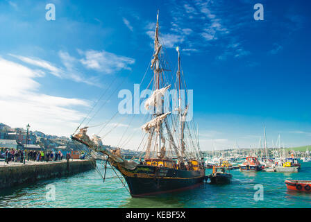 Il tres hombres è un misuratore 32 schooner che trasporta merci fairtrade da solo l energia eolica. Foto Stock