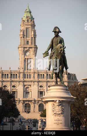 Statua del Re D Pedro IV, Piazza Liberdade Porto, Portogallo Foto Stock