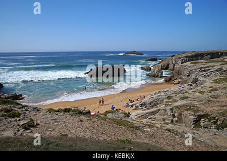 Una spiaggia sulla costa della Bretagna vicino alla città di Quiberon Foto Stock