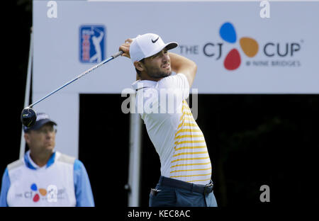 Ottobre 20, 2017 - seogwipo, Jeju Island, Corea del sud - Kyle stanley di usa azione sul primo tee durante un giro di PGA cj cup nove ponte giorno 2 al ponte 9 cc di Jeju Island, la corea del sud. (Credito immagine: © Ryu Seung il via zuma filo) Foto Stock