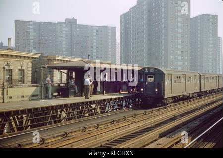 Elevata stazione metropolitana e #1 treno, 125th Street, new york New York, USA, luglio 1961 Foto Stock